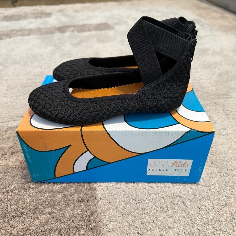 Bernie Mev Monica K Kids Black Elastic Ankle‎ Strap Ballet Flats Size 32 Kids 1